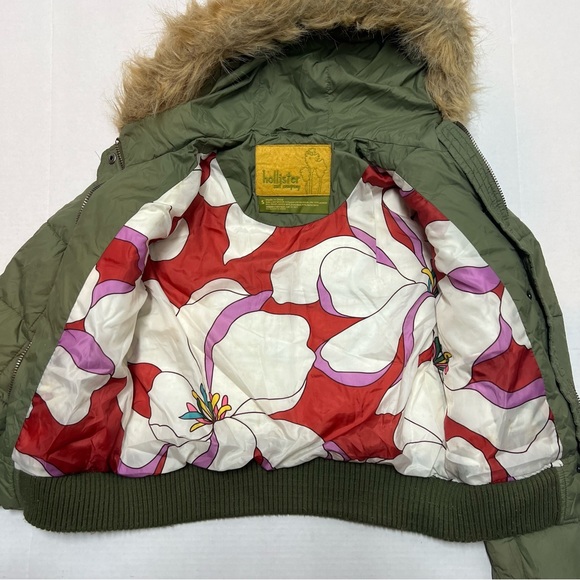 Women's Hollister Olive Green Fur Trim Hooded Winter Quilted S Puffer Jacket - Picture 2 of 6